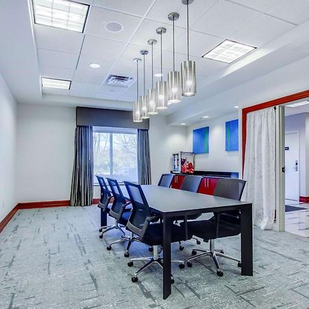 Hilton Garden Inn Louisville-Northeast Екстер'єр фото