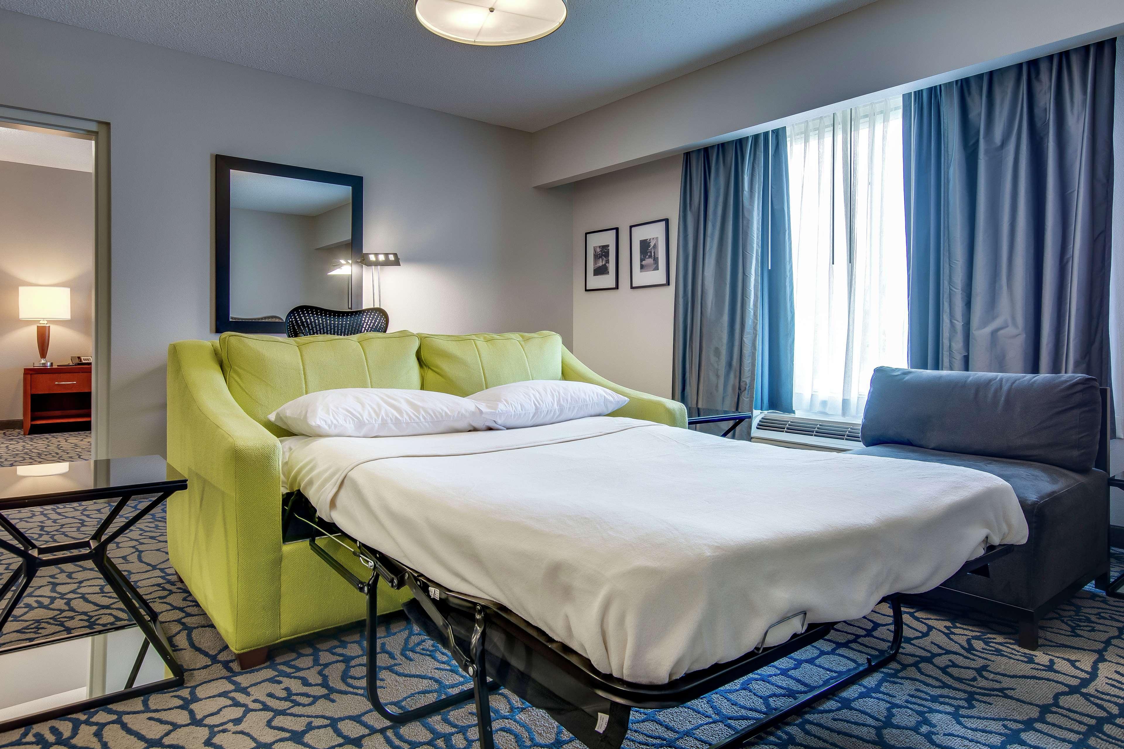 Hilton Garden Inn Louisville-Northeast Екстер'єр фото