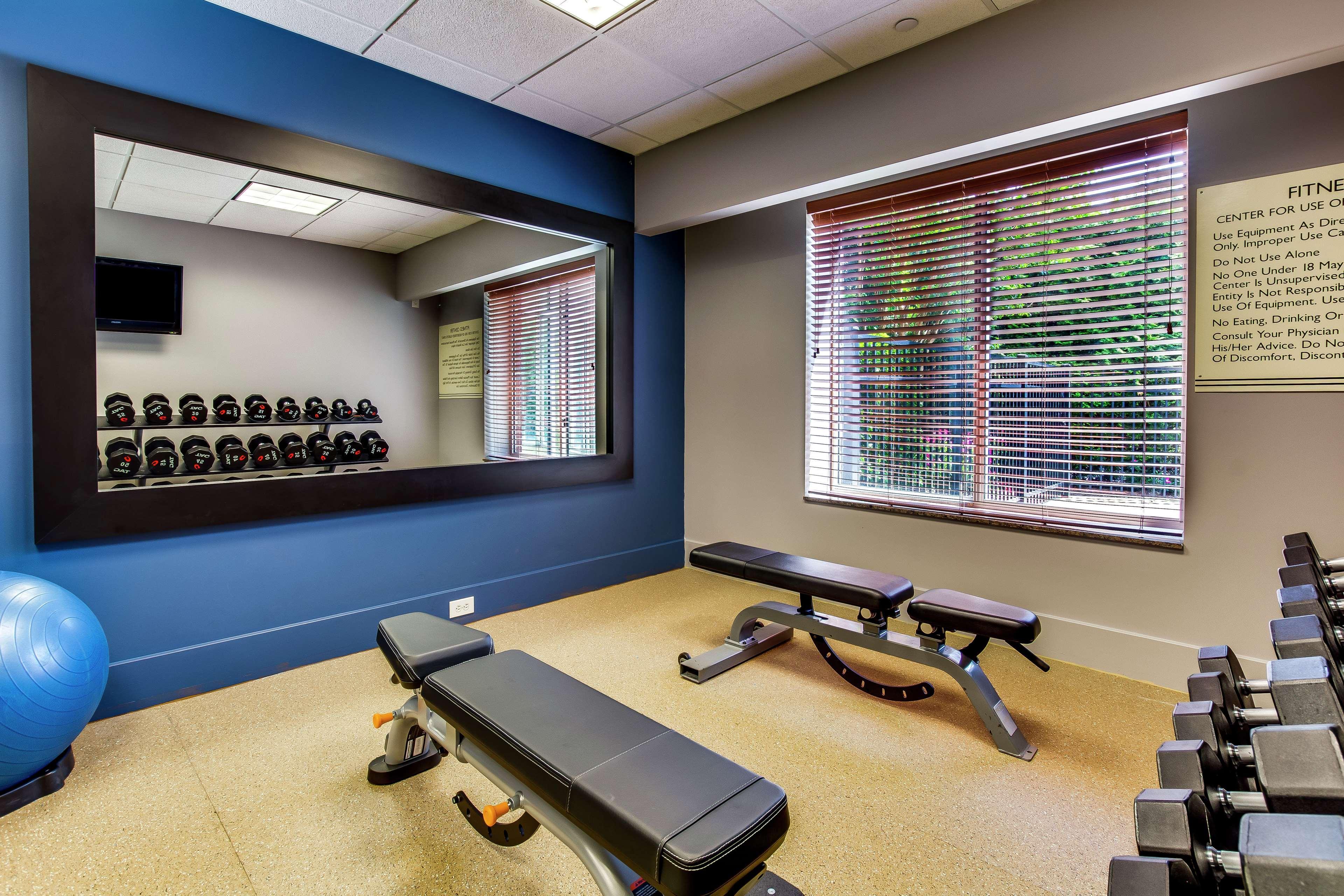 Hilton Garden Inn Louisville-Northeast Екстер'єр фото