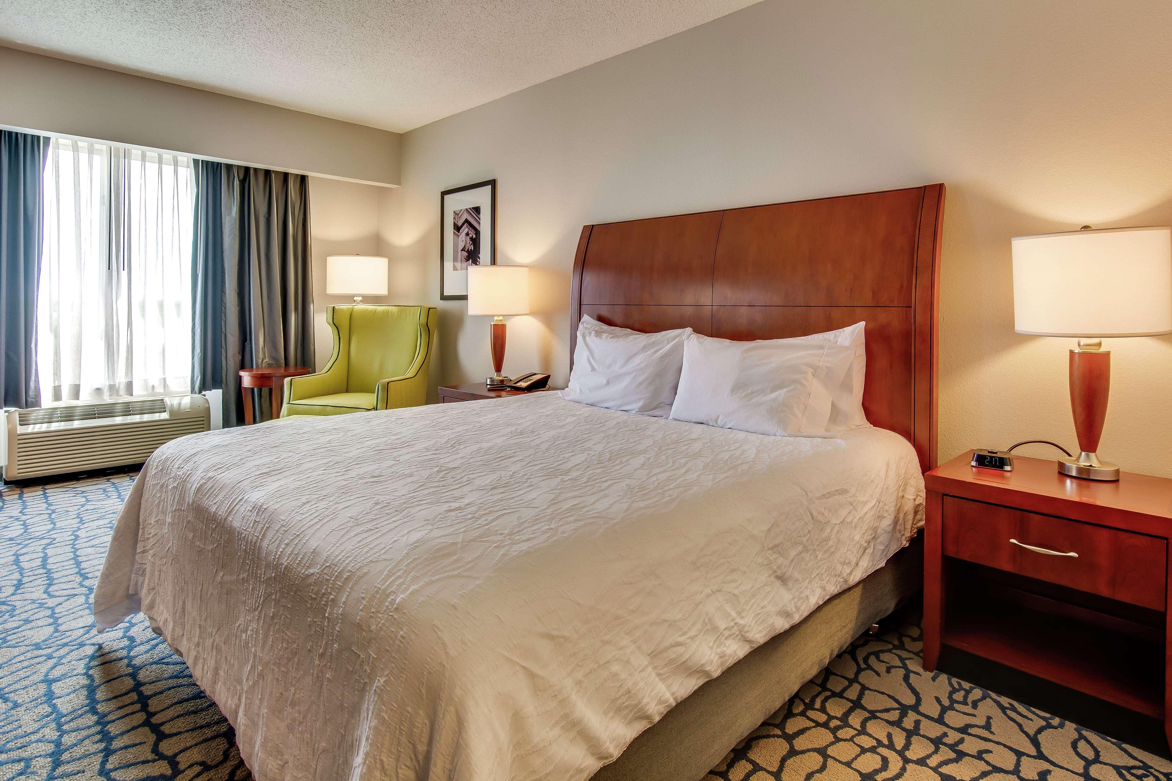 Hilton Garden Inn Louisville-Northeast Екстер'єр фото