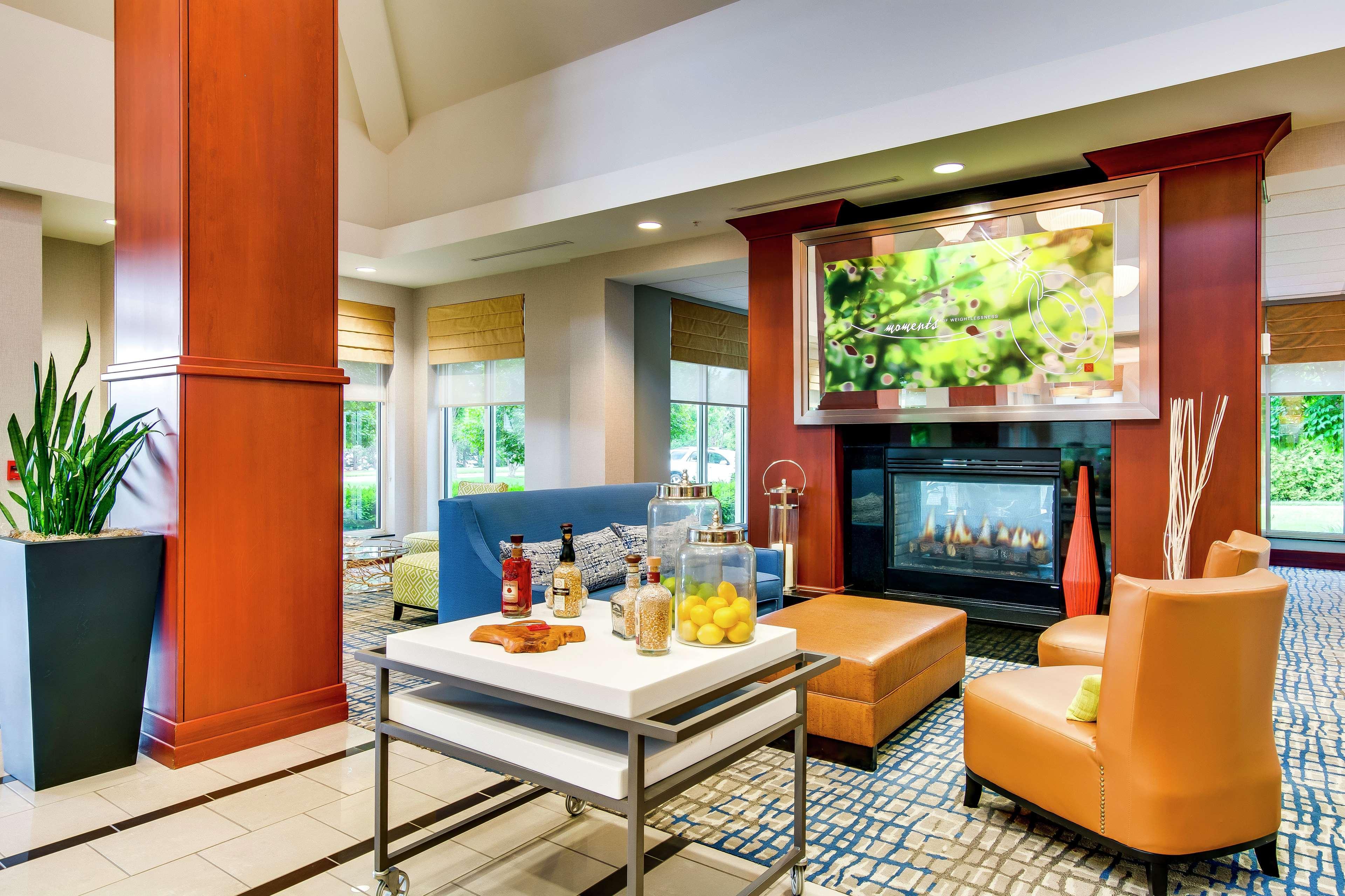 Hilton Garden Inn Louisville-Northeast Екстер'єр фото