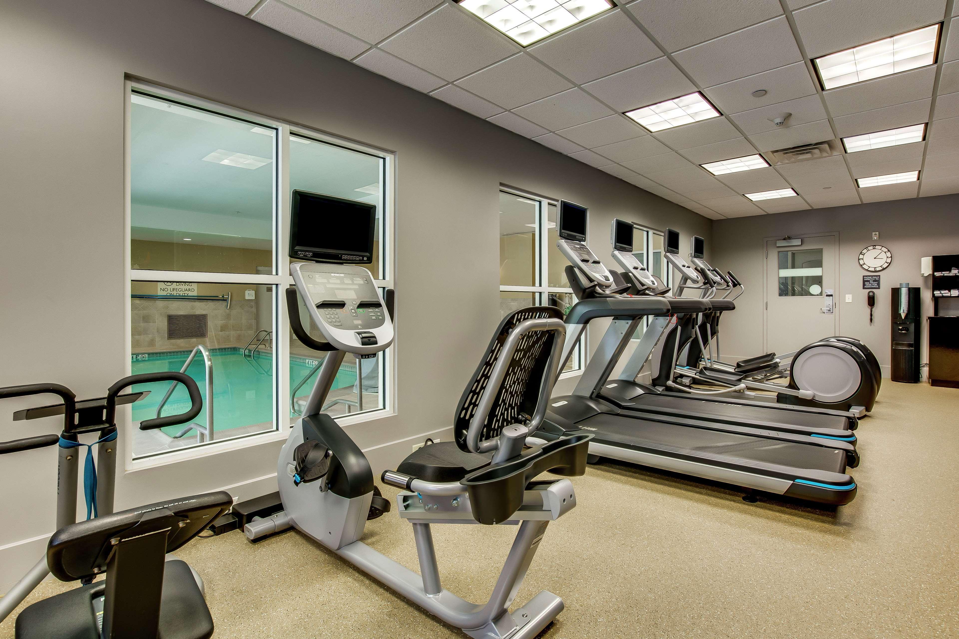 Hilton Garden Inn Louisville-Northeast Екстер'єр фото