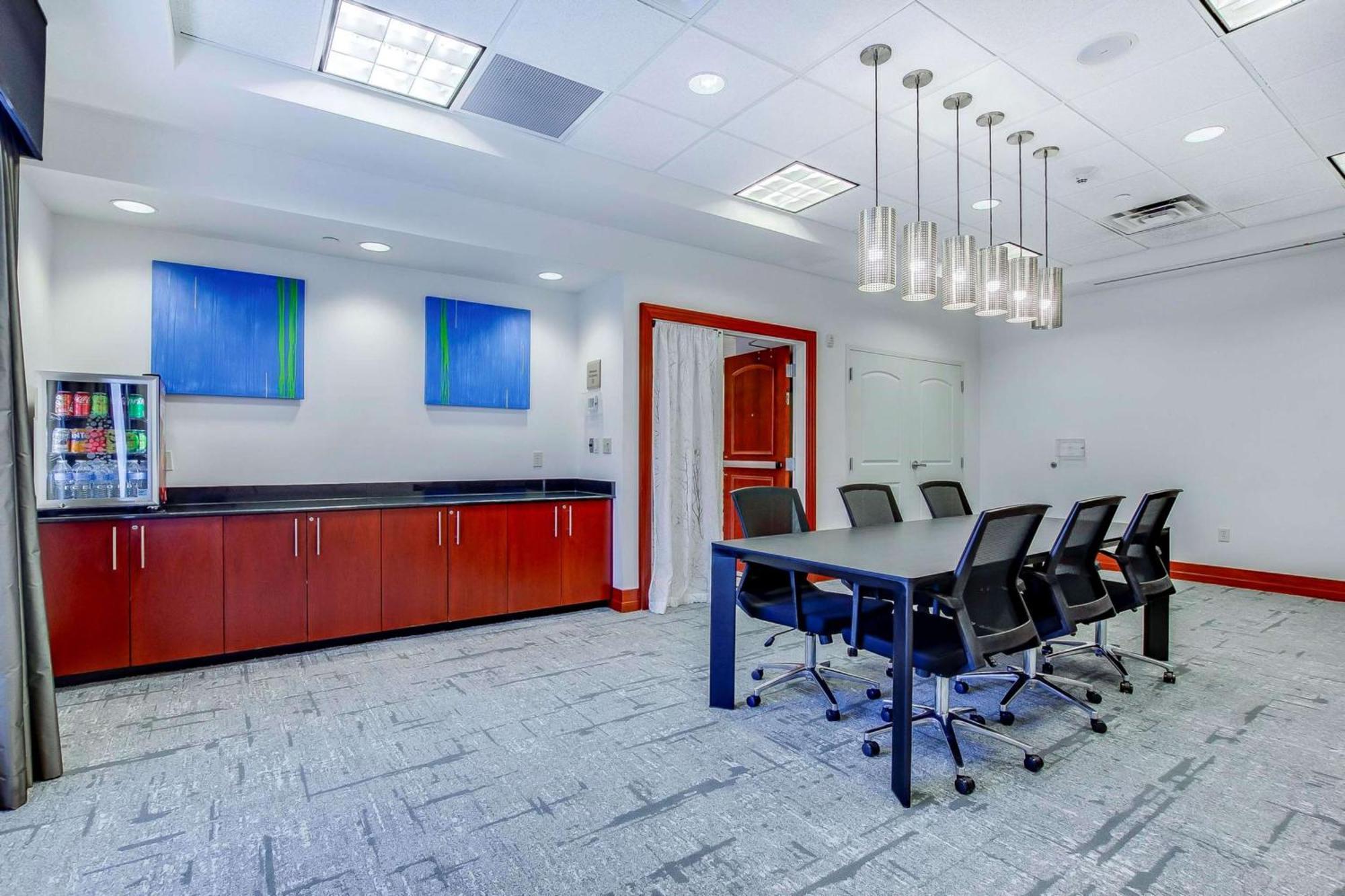 Hilton Garden Inn Louisville-Northeast Екстер'єр фото