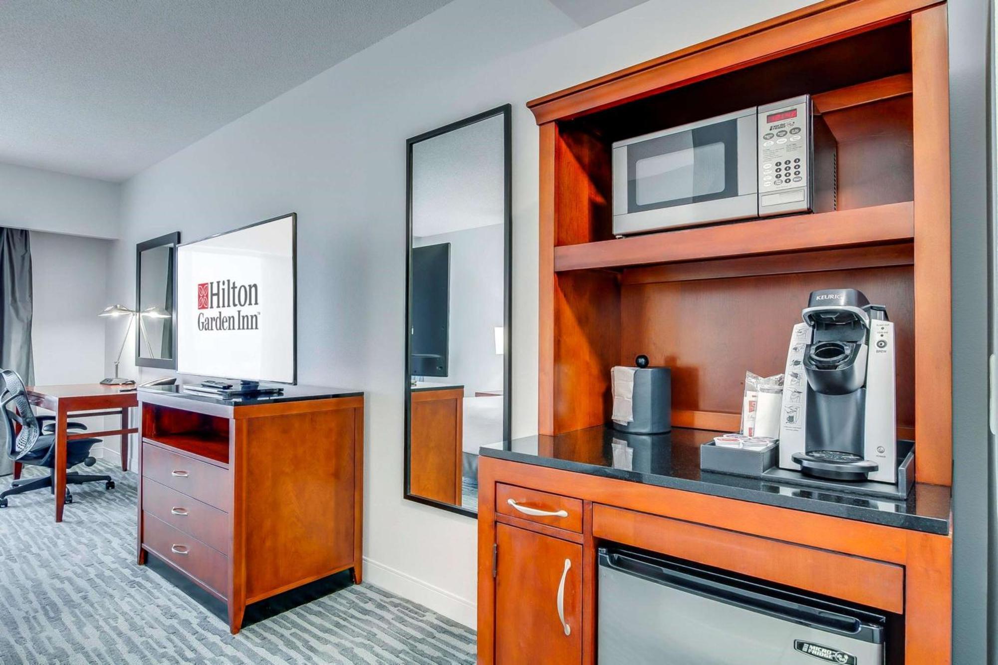 Hilton Garden Inn Louisville-Northeast Екстер'єр фото