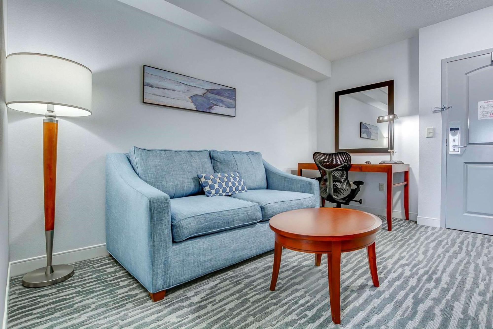 Hilton Garden Inn Louisville-Northeast Екстер'єр фото