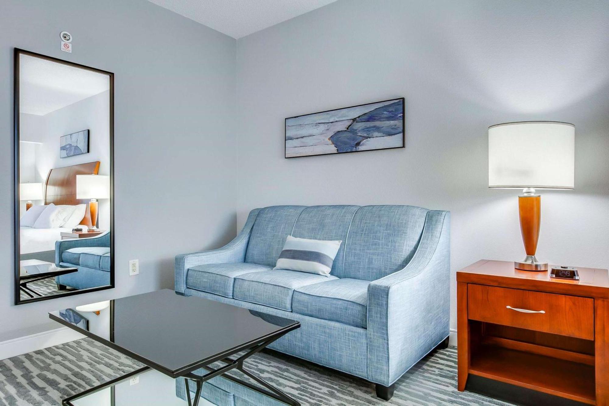 Hilton Garden Inn Louisville-Northeast Екстер'єр фото