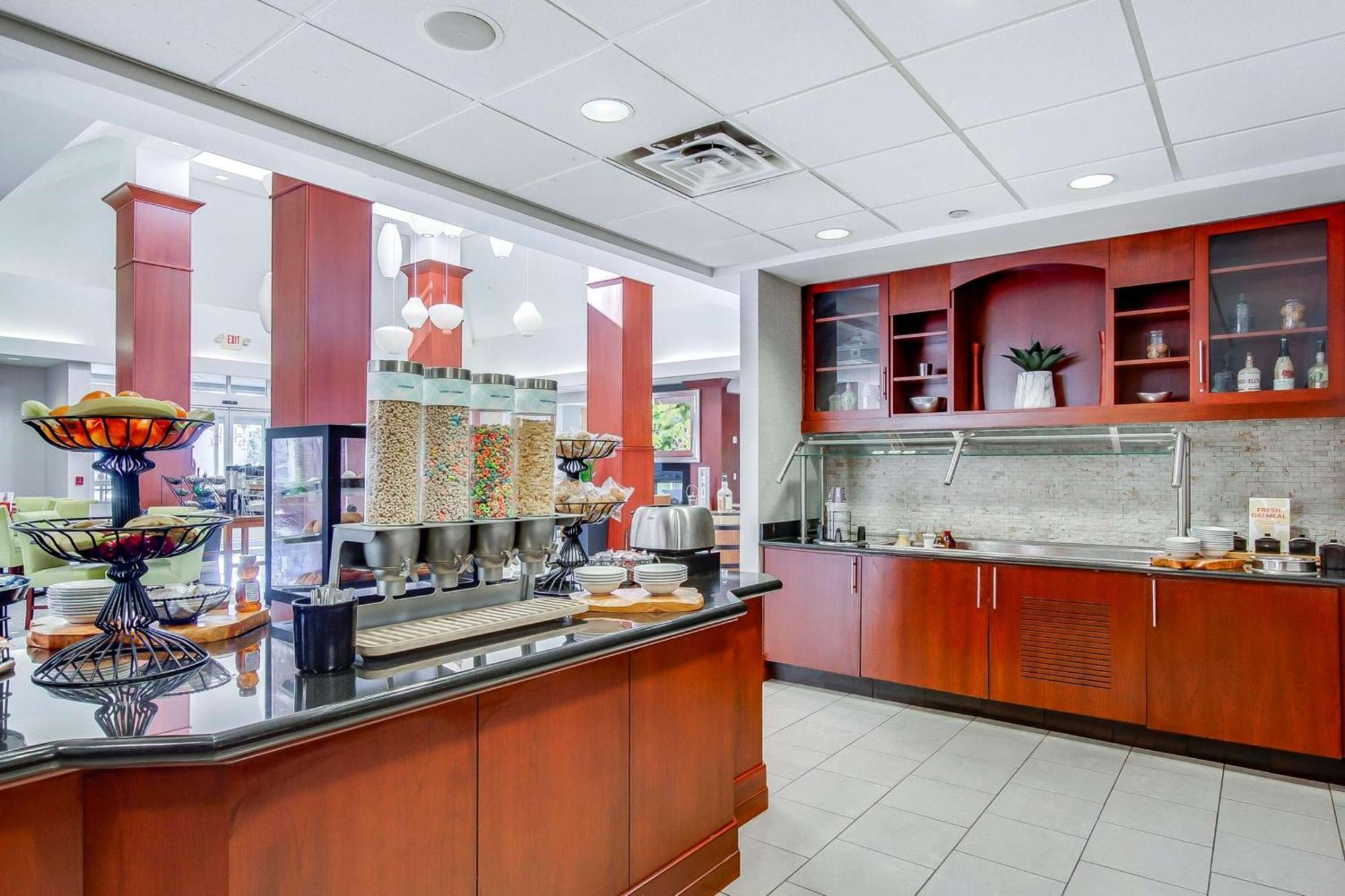 Hilton Garden Inn Louisville-Northeast Екстер'єр фото