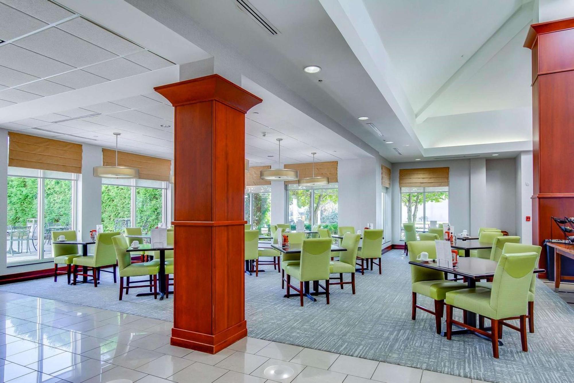 Hilton Garden Inn Louisville-Northeast Екстер'єр фото